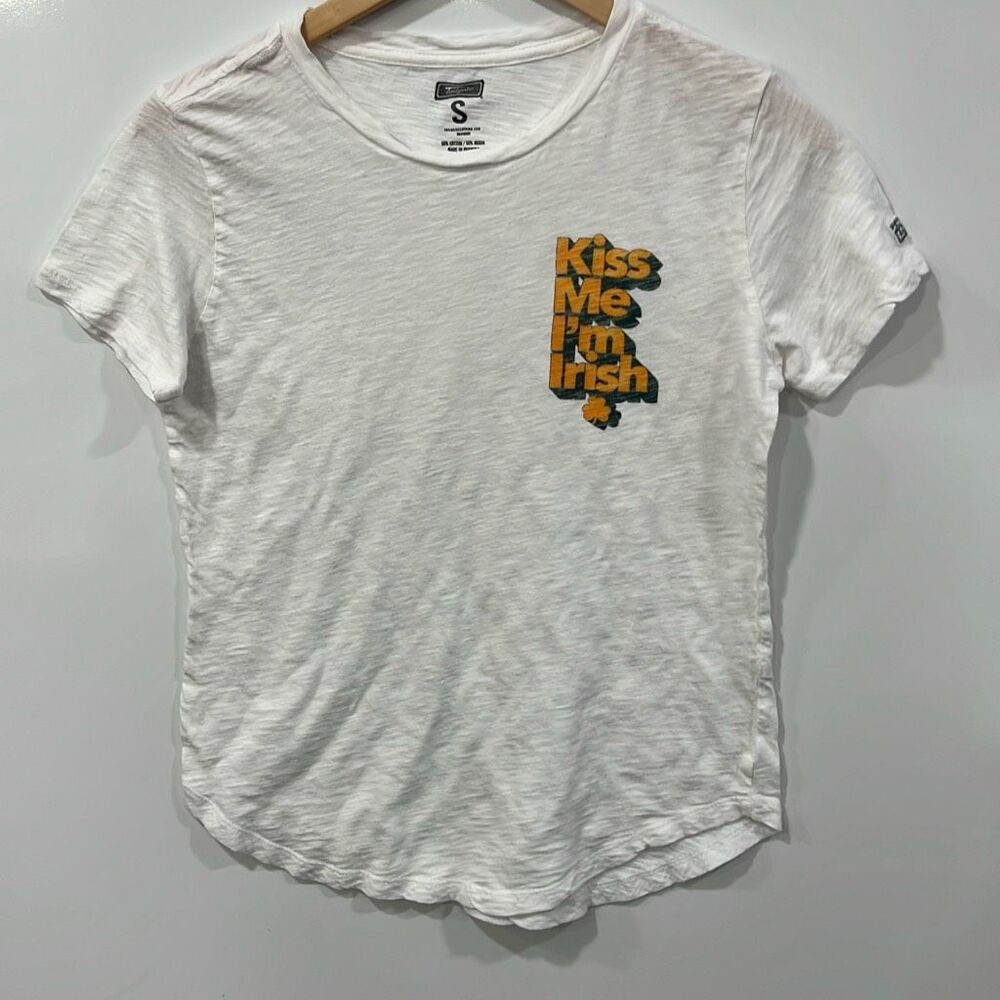 Tailgate Kiss Me I'm Irish Graphic Tee Small